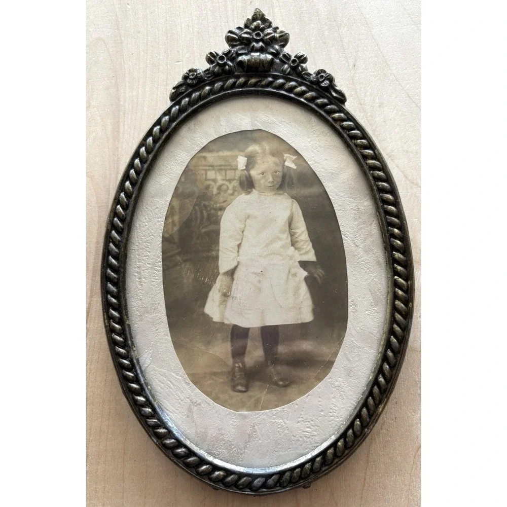 Vtg Brass Oval Frame Floral Embellished Italy 1920s Little Girl Photo Provenance